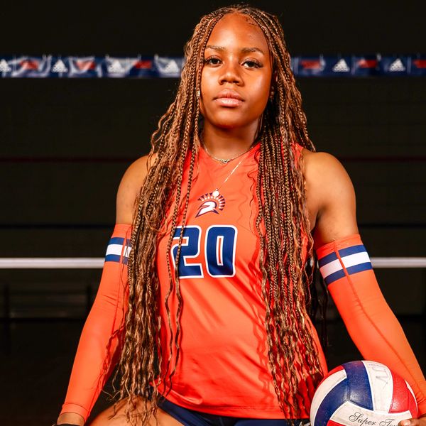 LOVB Spotlight: Seven Lakes' "Wiggles" Ngoh commits to USC amid breakout season