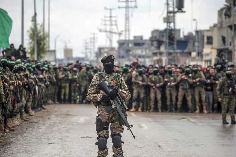 Hamas apre: «Pronti a discutere anche delle armi». Trump spinge per la pace