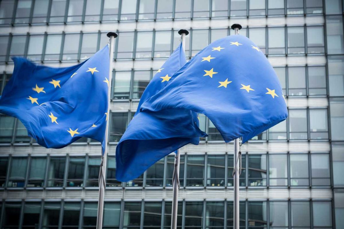 L’Ue mette a punto la censura totale: controllare i telefoni di tutti noi