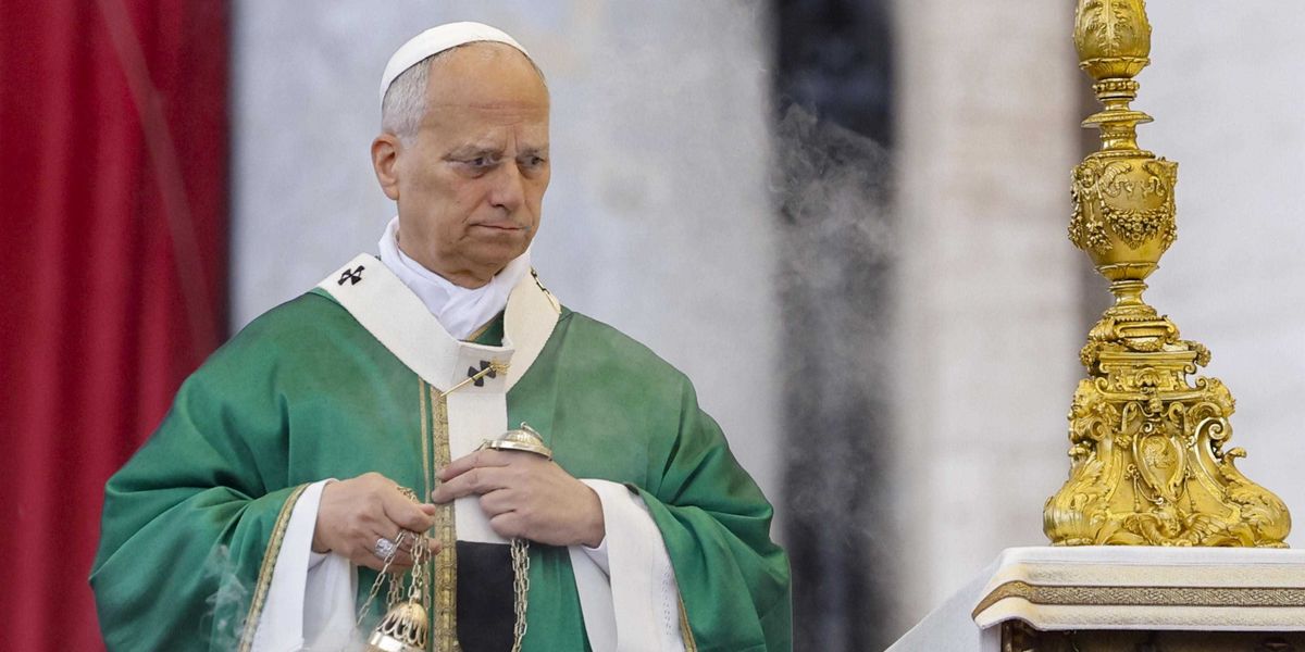 Si presenta da erede ma corregge la rotta. Il metodo Prevost archivia Bergoglio
