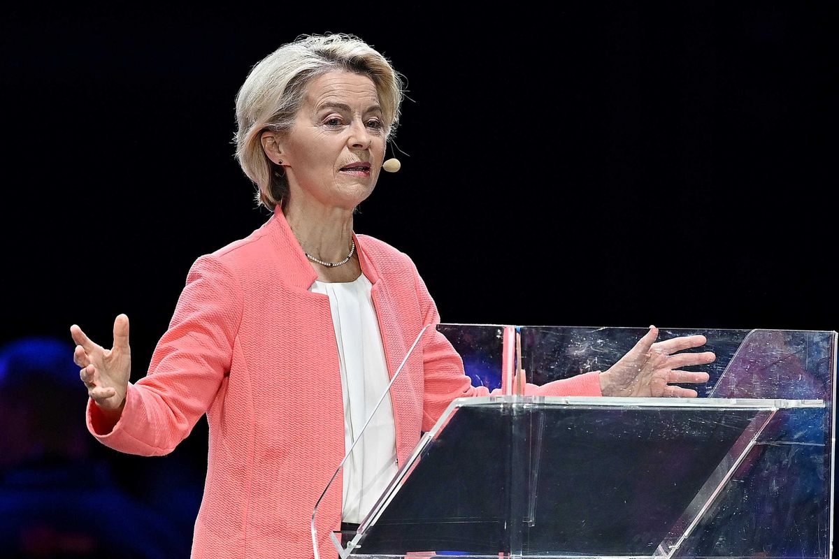 Ursula promette quasi 2 miliardi a Elkann