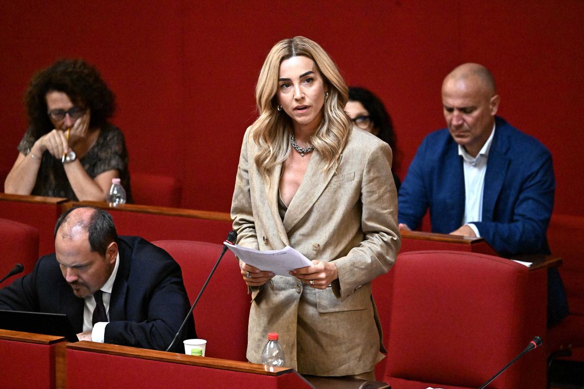 La Salis premia chi vuol appendere i nemici