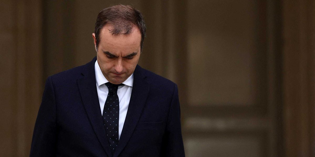 premier francese gi249 dopo 836 minuti ma l8217eliseo gli allunga la vita di 48 ore