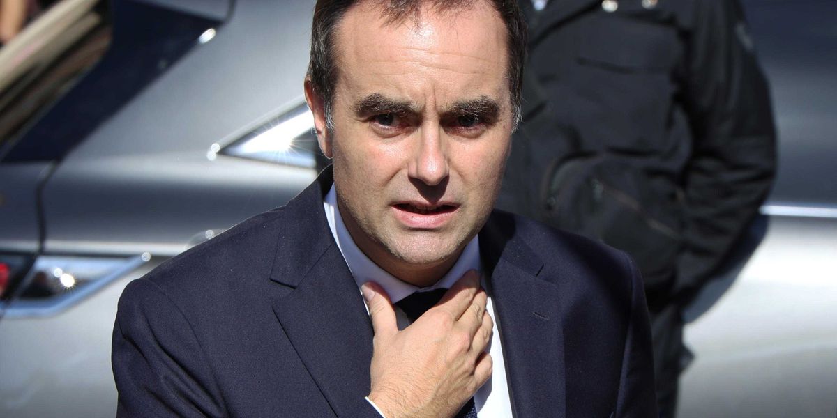 Lecornu tenta trattative disperate. Per 2 francesi su 3 Macron deve lasciare