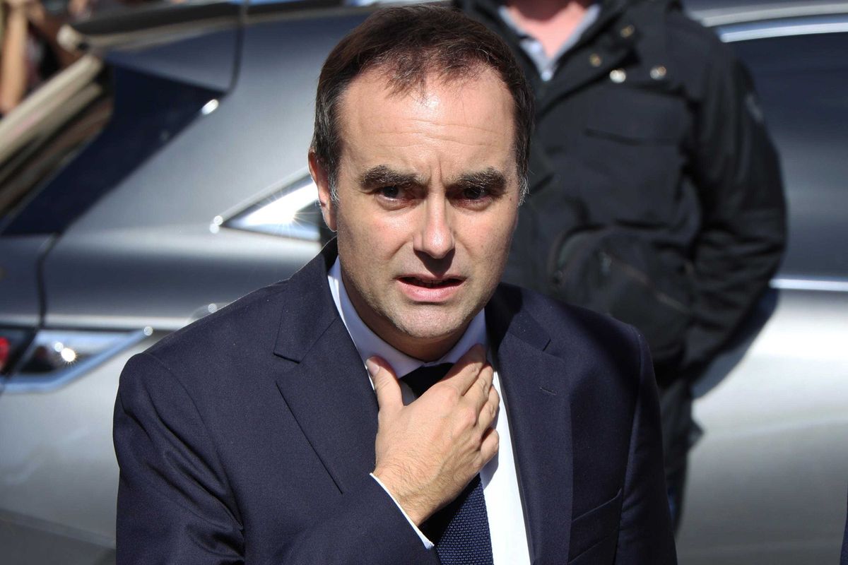 Lecornu tenta trattative disperate. Per 2 francesi su 3 Macron deve lasciare