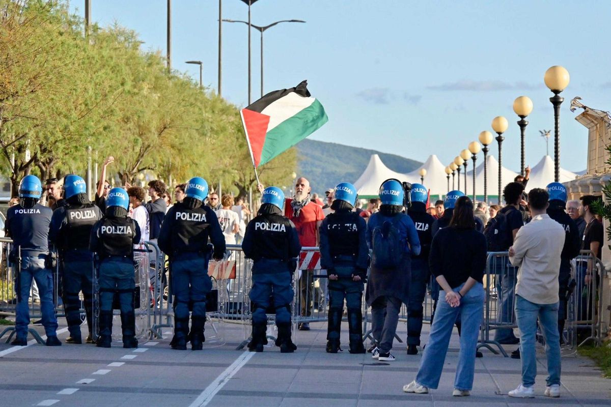 Non si fermano nemmeno il 7 ottobre. Pro Pal di nuovo contro gli agenti