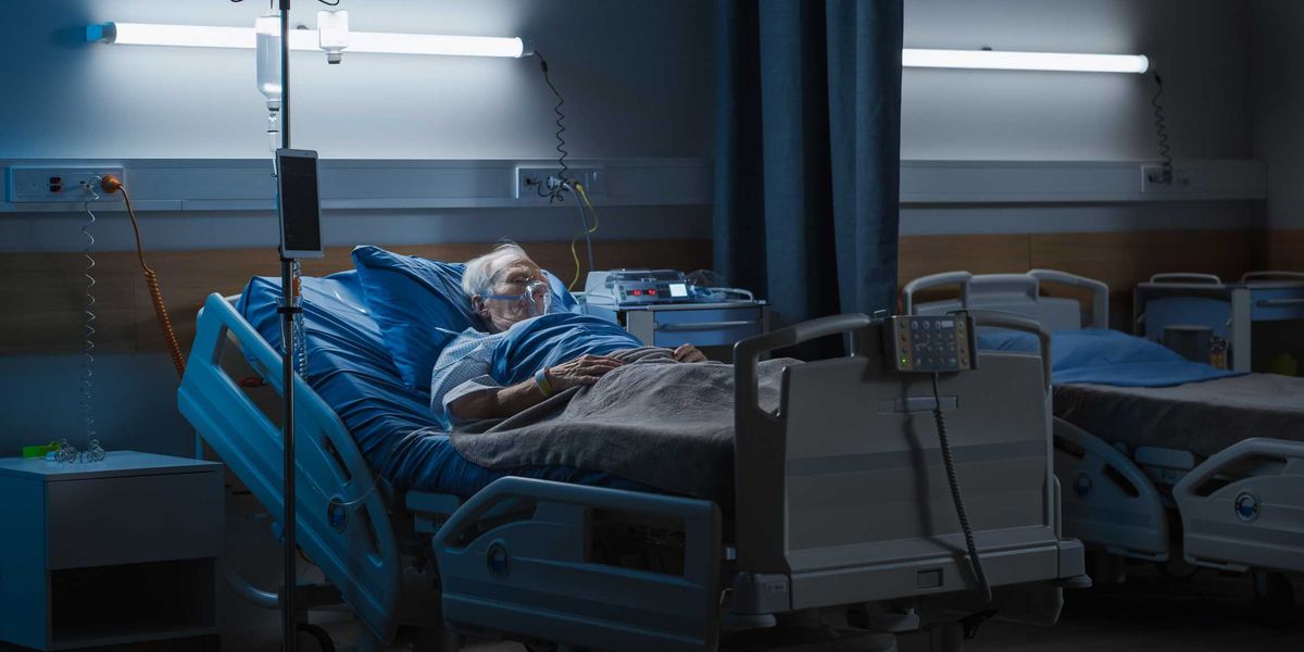 Non poté dire addio al marito morente durante la pandemia: Rsa condannata