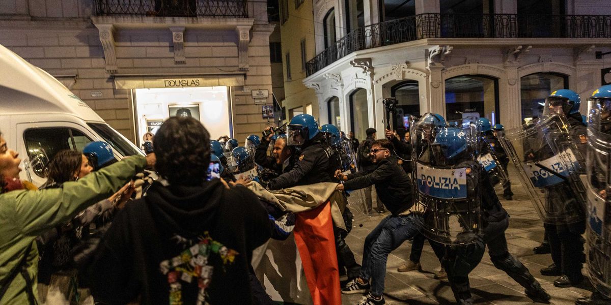 Piazze devastate, «vaffa» al ministro. Ecco la «resistenza» targata pro Pal Piazze devastate, «vaffa» al ministro. Ecco la «resistenza» targata pro Pal