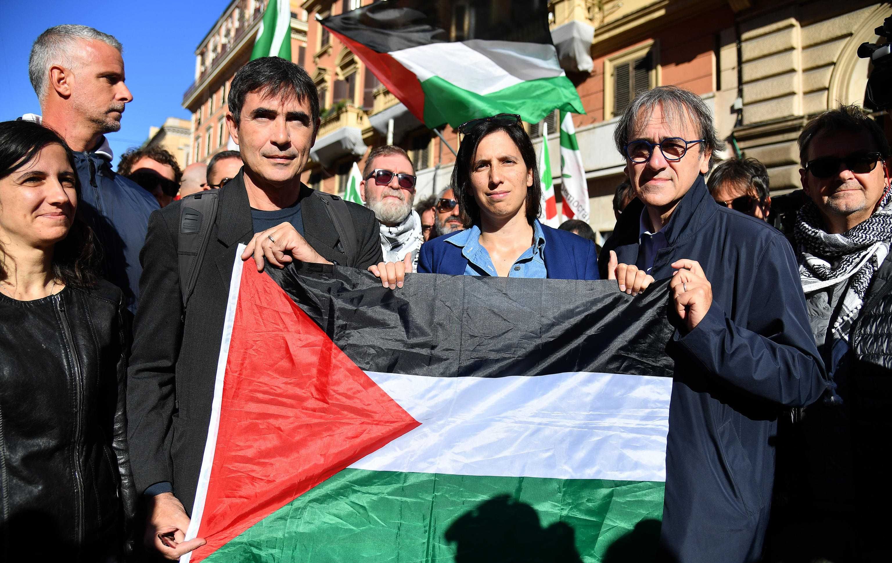 La sinistra urlatrice loda la tregua ma non chi l’ha resa possibile: Trump