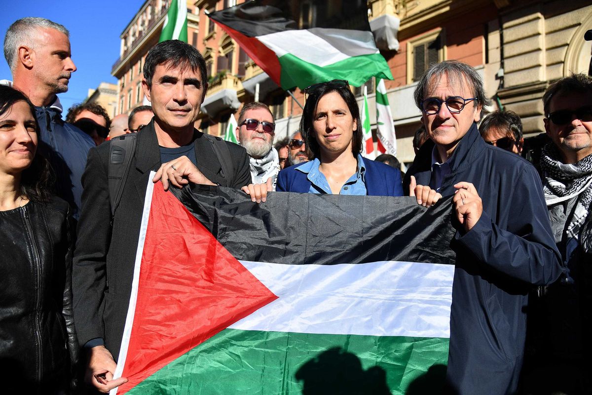 La sinistra urlatrice loda la tregua ma non chi l’ha resa possibile: Trump