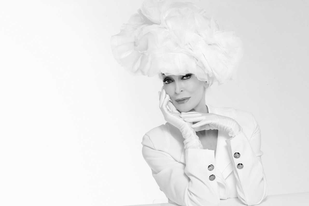 Carmen Dell'Orefice edita da Skira