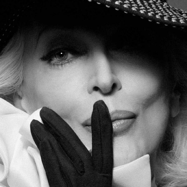 Carmen Dell'Orefice edita da Skira