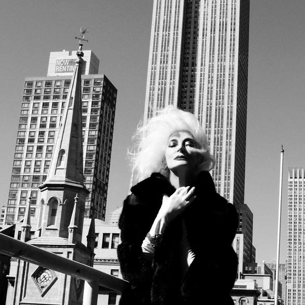 Carmen Dell'Orefice edita da Skira