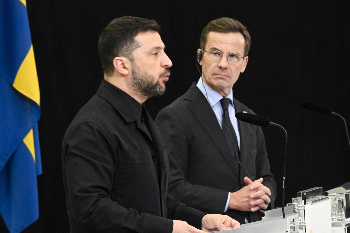 Zelensky ora ragiona: «Congelare la linea del fronte, ma senza cedere i territori»