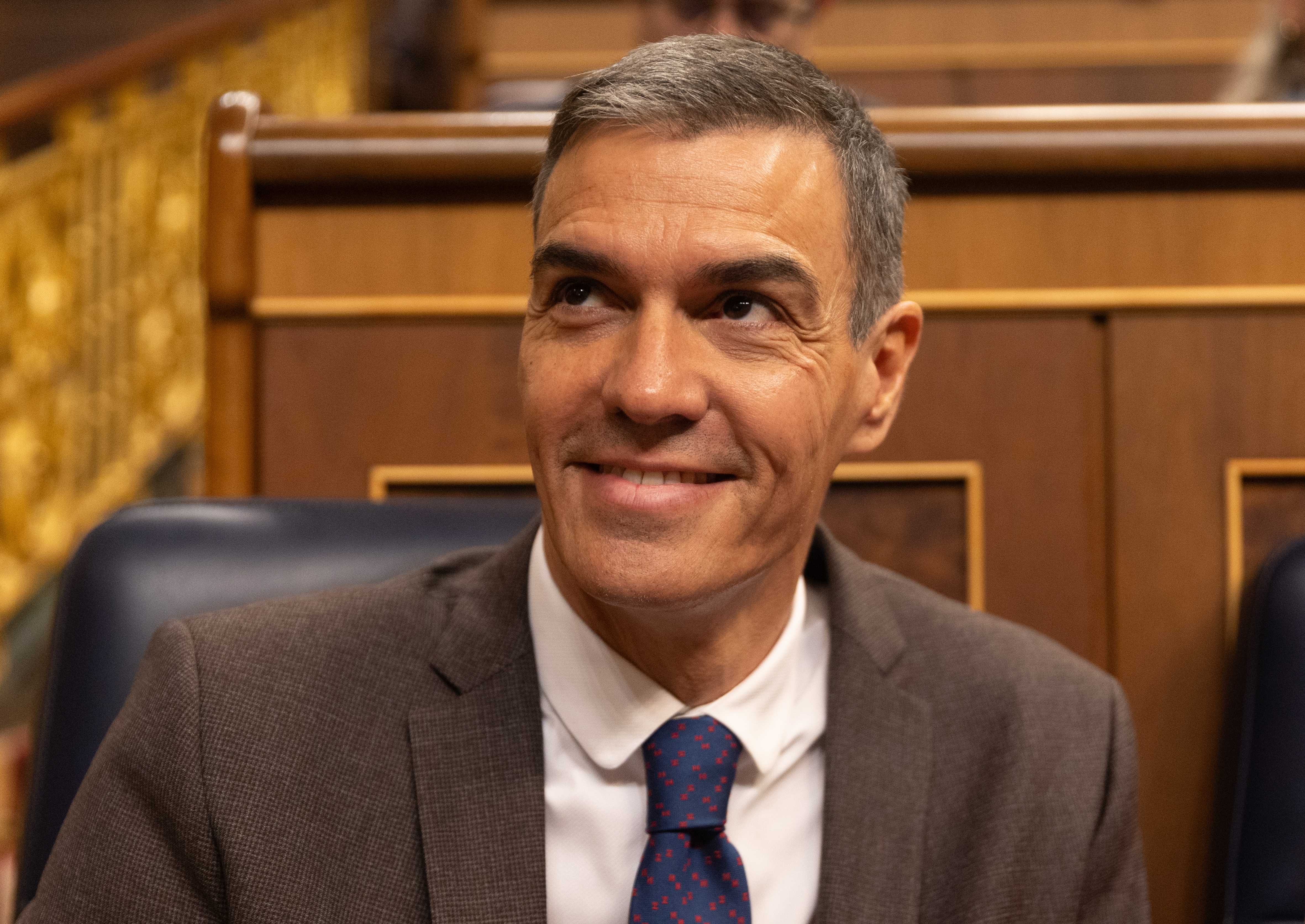 Sánchez paga pegno agli alleati: odio verso Madrid e antifascismo