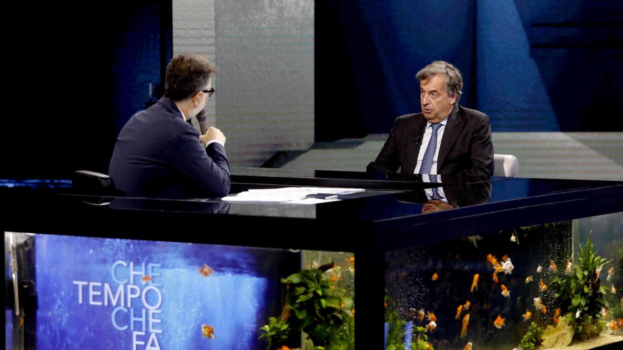 Burioni, lei insulta ma la medaglia d’oro della somaraggine è tutta sua