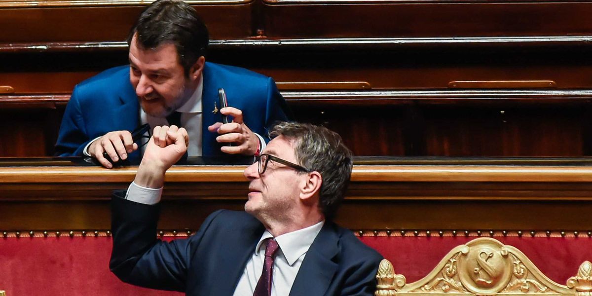 Affitti brevi, tensione tra Giorgetti e Salvini Affitti brevi, tensione tra Giorgetti e Salvini