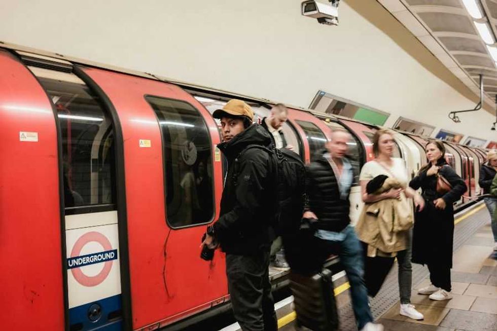 walkable cities, public transportation, car dependency, london underground, subway
