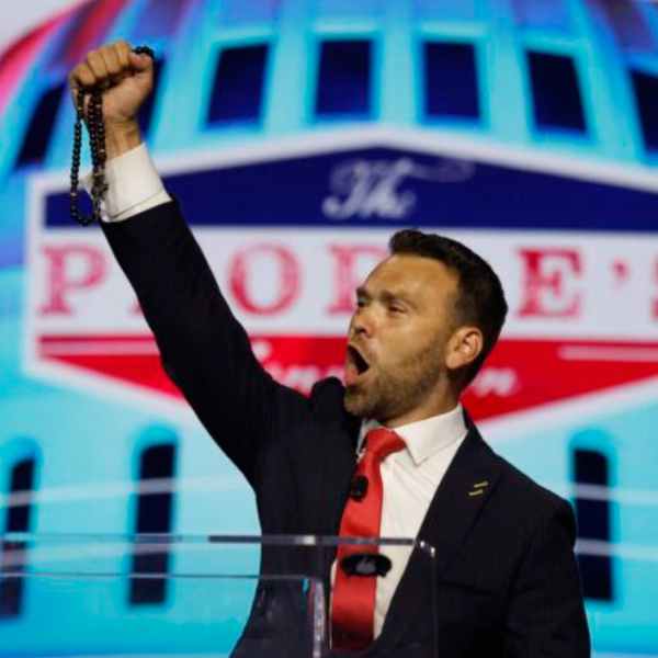 Hegseth Replacing Pentagon Press Corps With MAGA Propagandists, Conspiracy Kooks