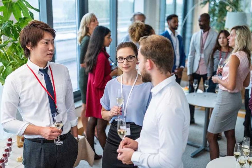 5 tricks to make sure you never run out of things to say in a conversation