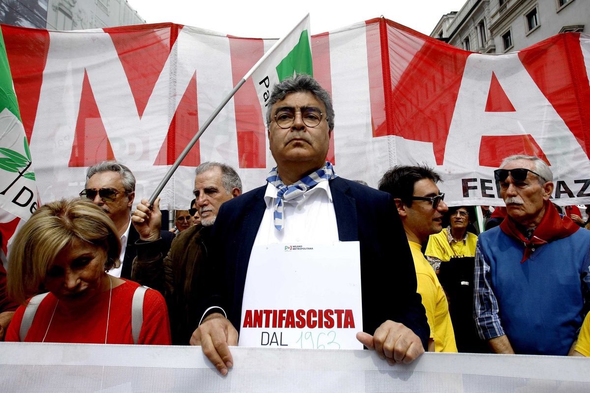 Caro Fiano, il fascismo non c’entra. Quei violenti sono rossi: diciamolo