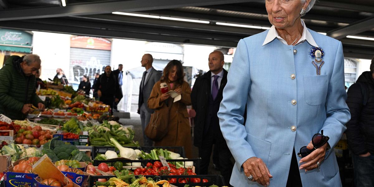 Lagarde «massaia». Scopre il mercato e che la verdura è diventata cara