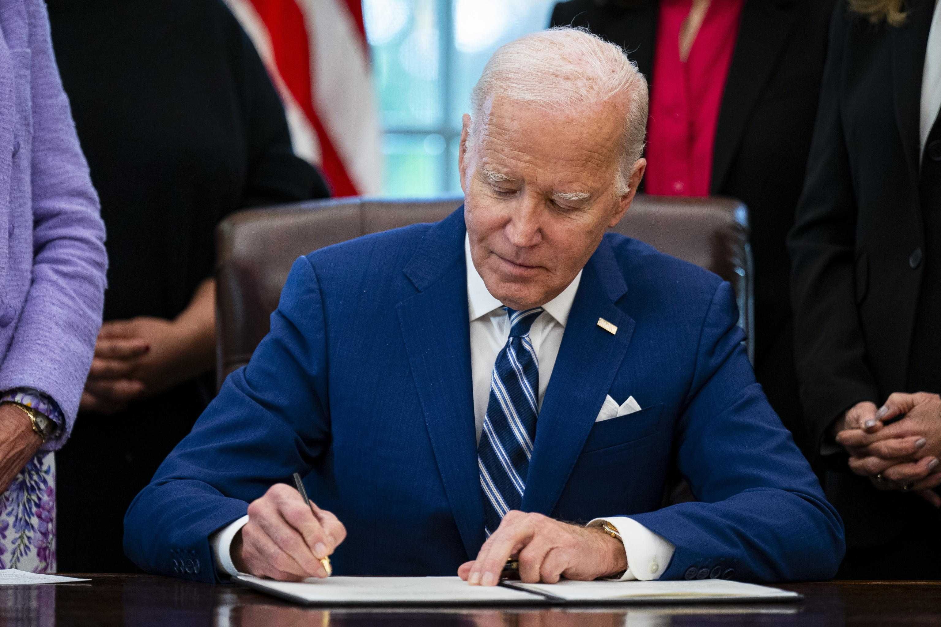 «Illegittime le grazie di Biden con l’autopen»