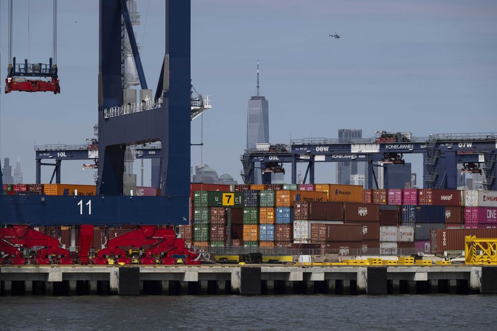 Export verso Usa +34%. Tanti saluti ai gufi