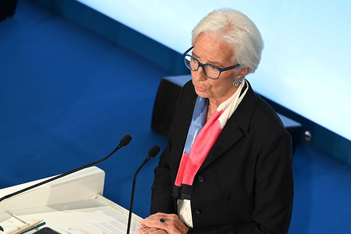 Più l’Europa si avvia al fallimento, più la vogliono rendere divertente