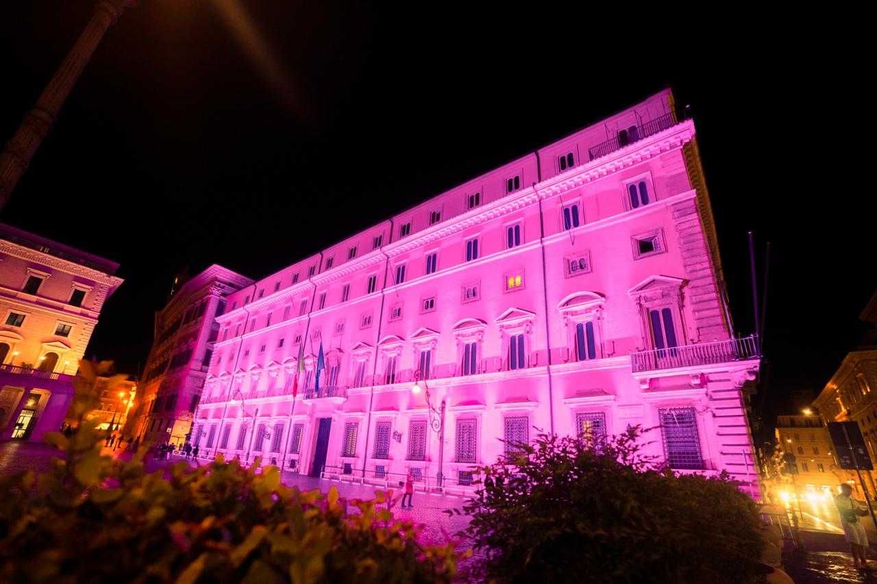 La prevenzione è il nostro capolavoro. Palazzo Chigi si illumina