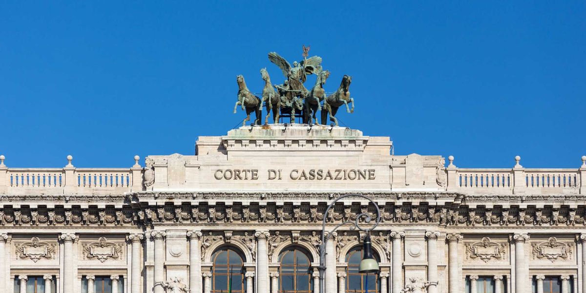 La Cassazione assolve la toga contraria ai dogmi sanitari presa di mira da Renzi e i suoi La Cassazione assolve la toga contraria ai dogmi sanitari presa di mira da Renzi e i suoi