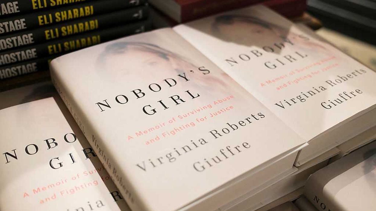 Il libro postumo di Virginia Giuffre riapre il caso Epstein e le accuse al principe Andrea