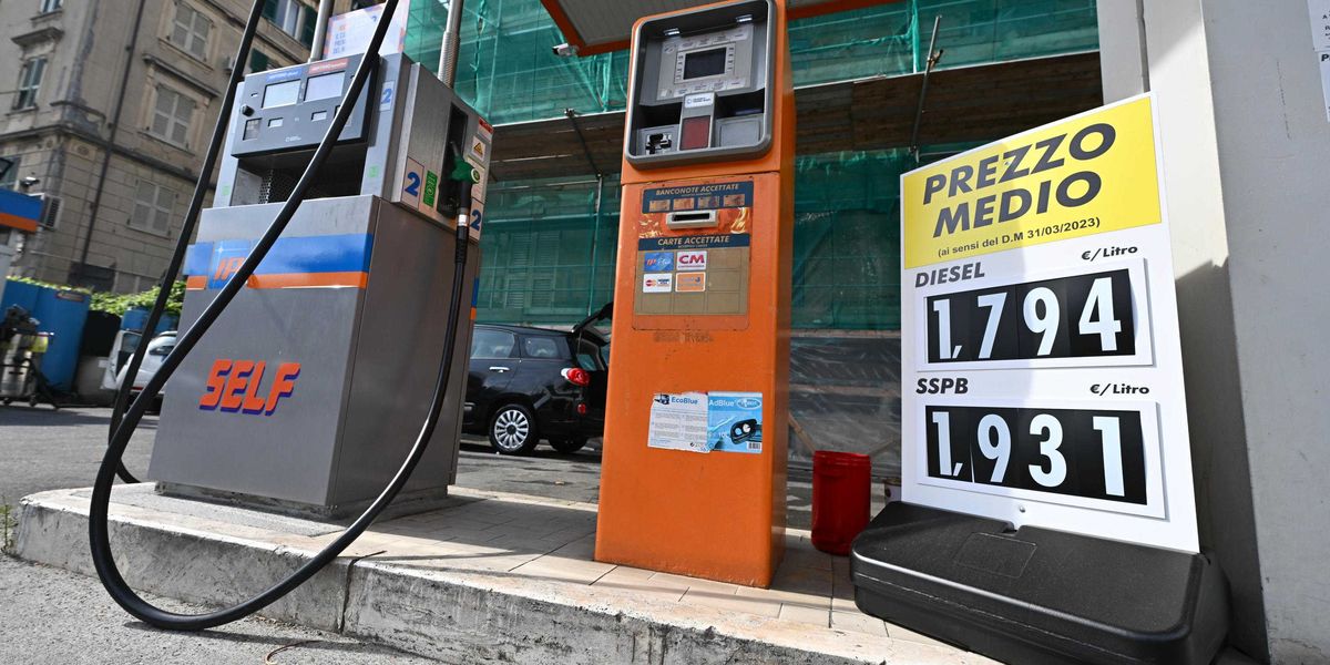 La Ue alza la benzina di 17 al cent litro La Ue alza la benzina di 17 al cent litro