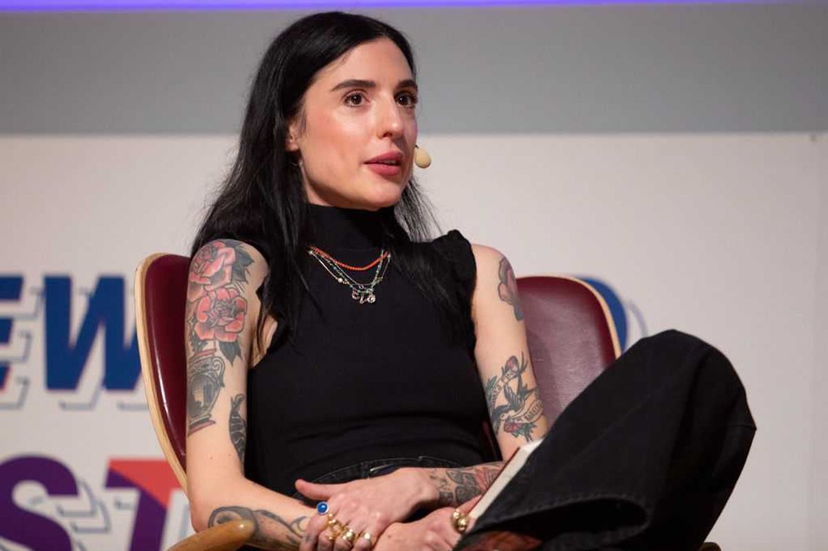 Indagate per stalking e molestie le paladine del femminismo nostrano