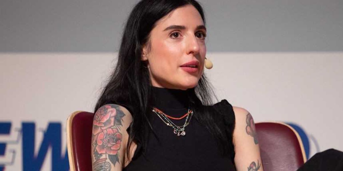 Indagate per stalking e molestie le paladine del femminismo nostrano Indagate per stalking e molestie le paladine del femminismo nostrano