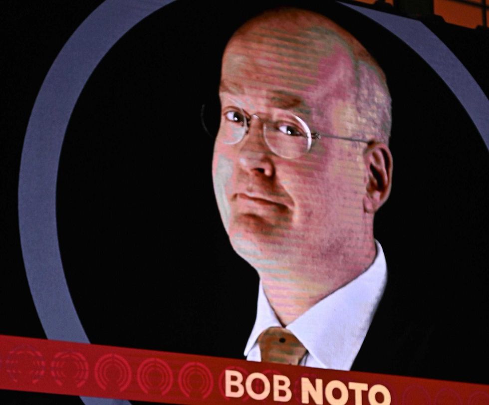 Bob Noto, il foto-gourmet si fa premio. E ha una fetta di crudo come pochette