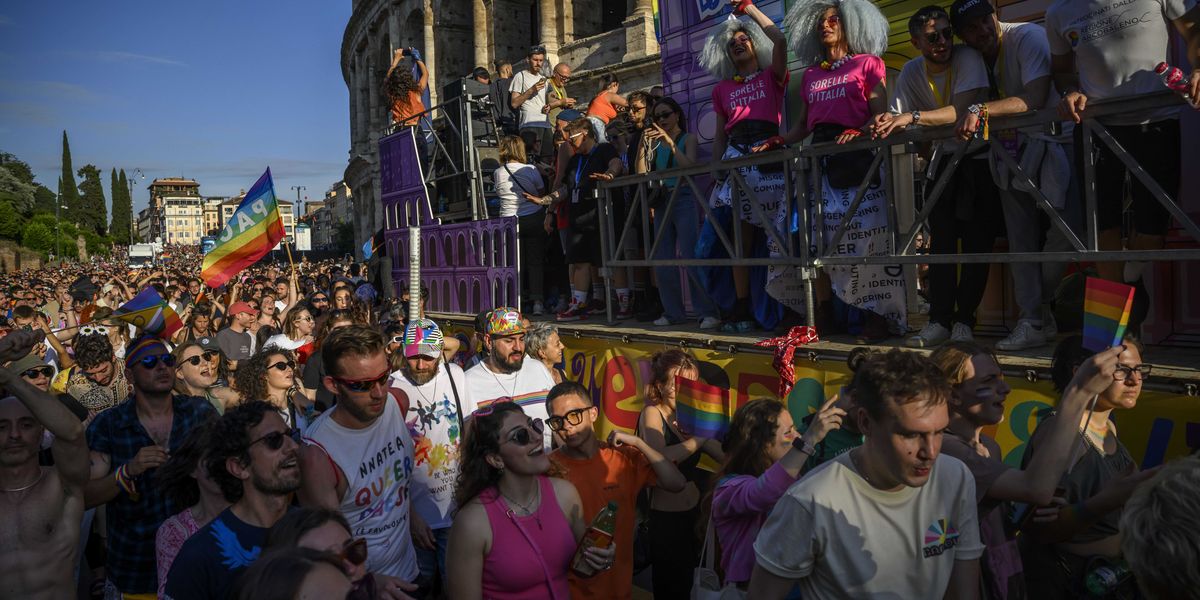 i vescovi vogliono sfilare al gay pride da Laverita.info i vescovi vogliono sfilare al gay pride