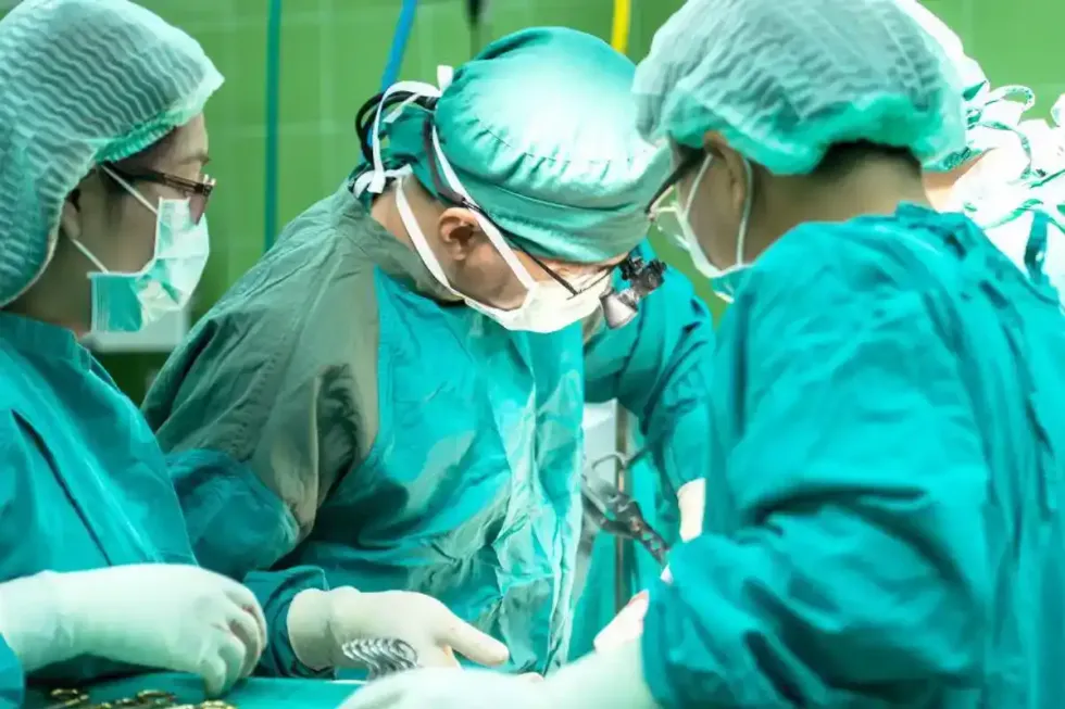 Conjoined twins separated with the help of virtual reality