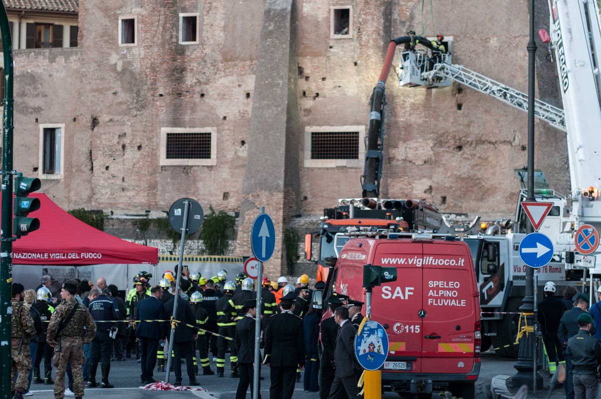 Crollo a Roma, sospetti sull’idoneità dei lavori
