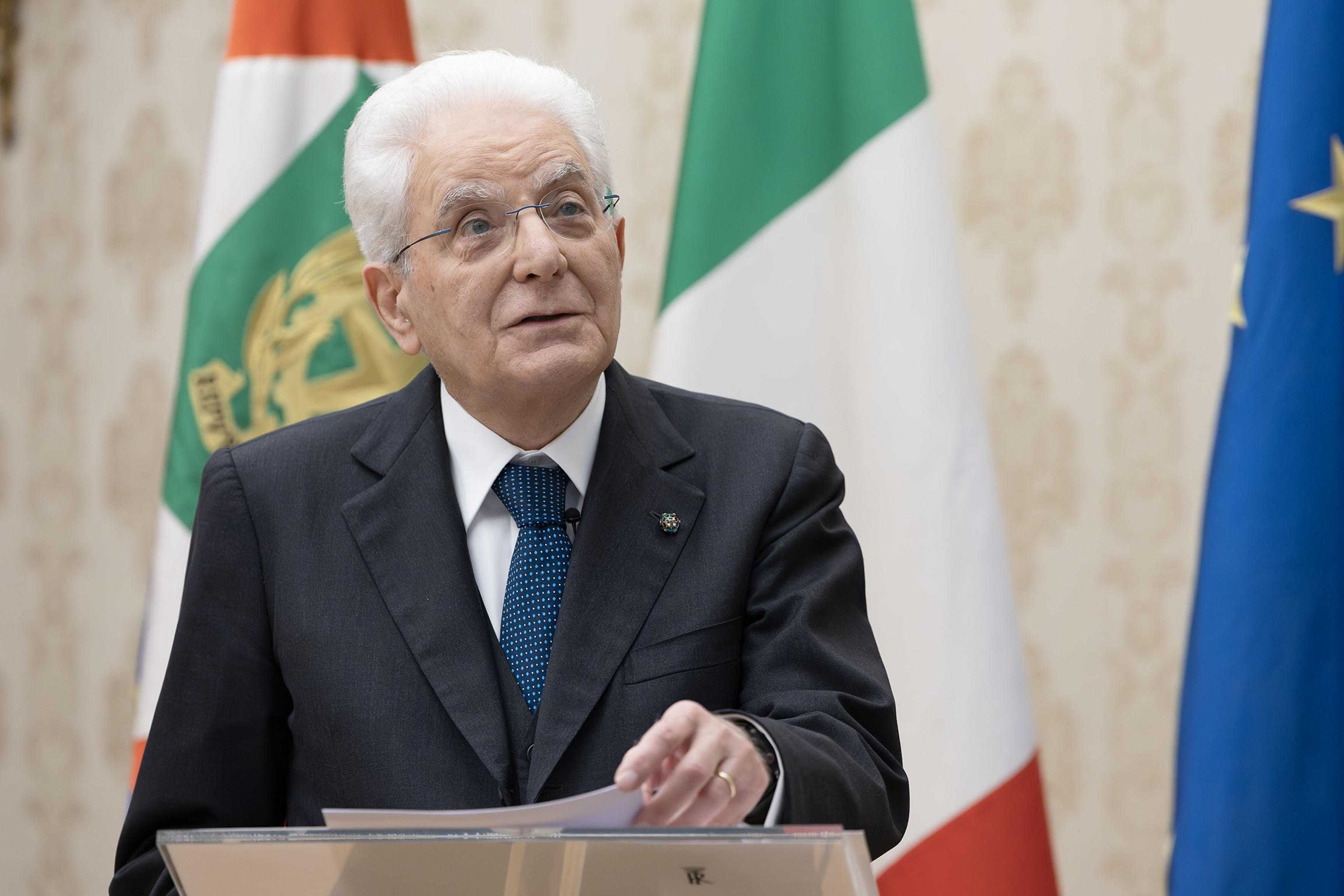 Mattarella insiste sulla difesa Ue