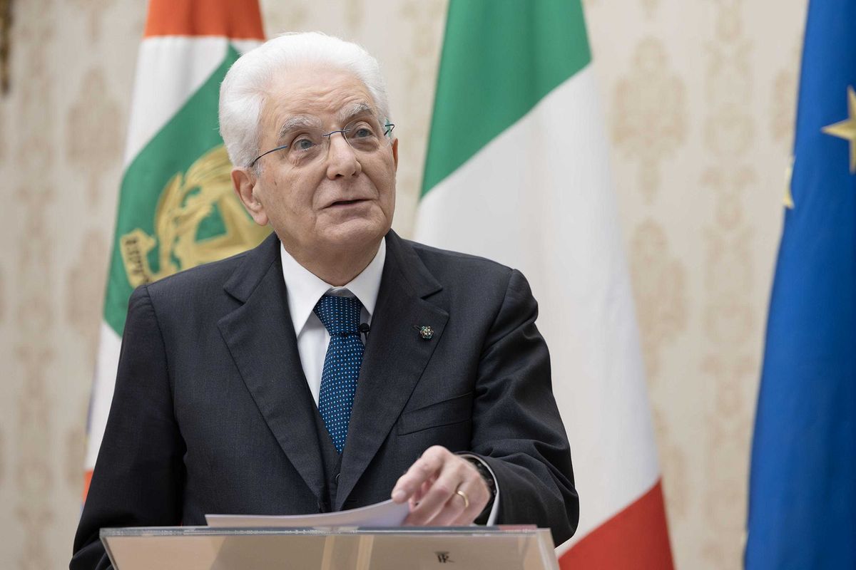 Mattarella insiste sulla difesa Ue