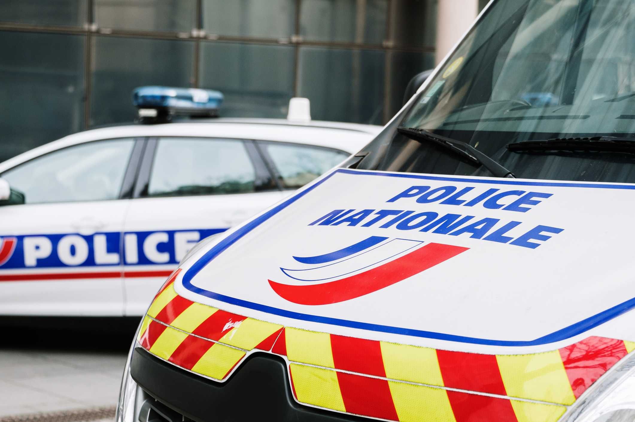 Auto contro la folla in Francia: dieci feriti sull’isola d’Oléron