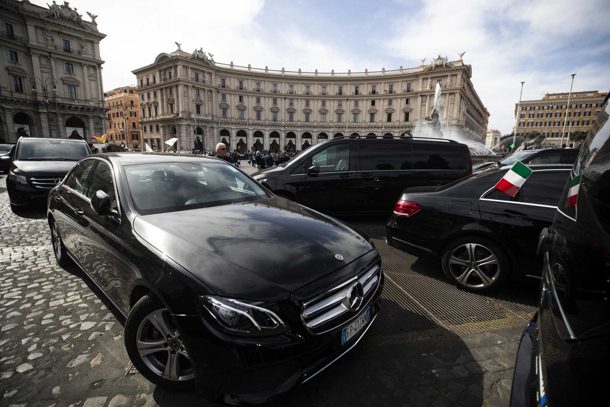 Obblighi Ncc, interviene la Consulta. Bocciato il decreto Salvini pro taxi