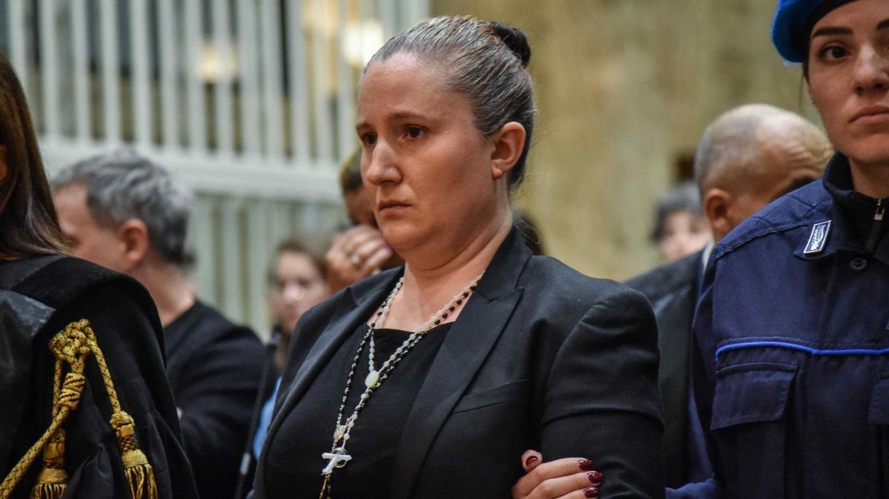 Fece morire di fame la figlia di 18 mesi. Ma i giudici in appello le tolgono l’ergastolo