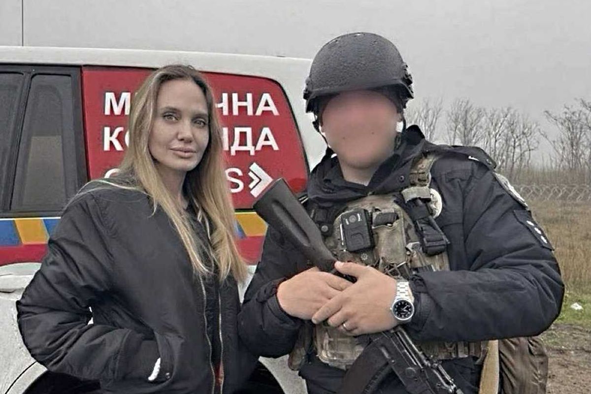 angelina jolie ucraina