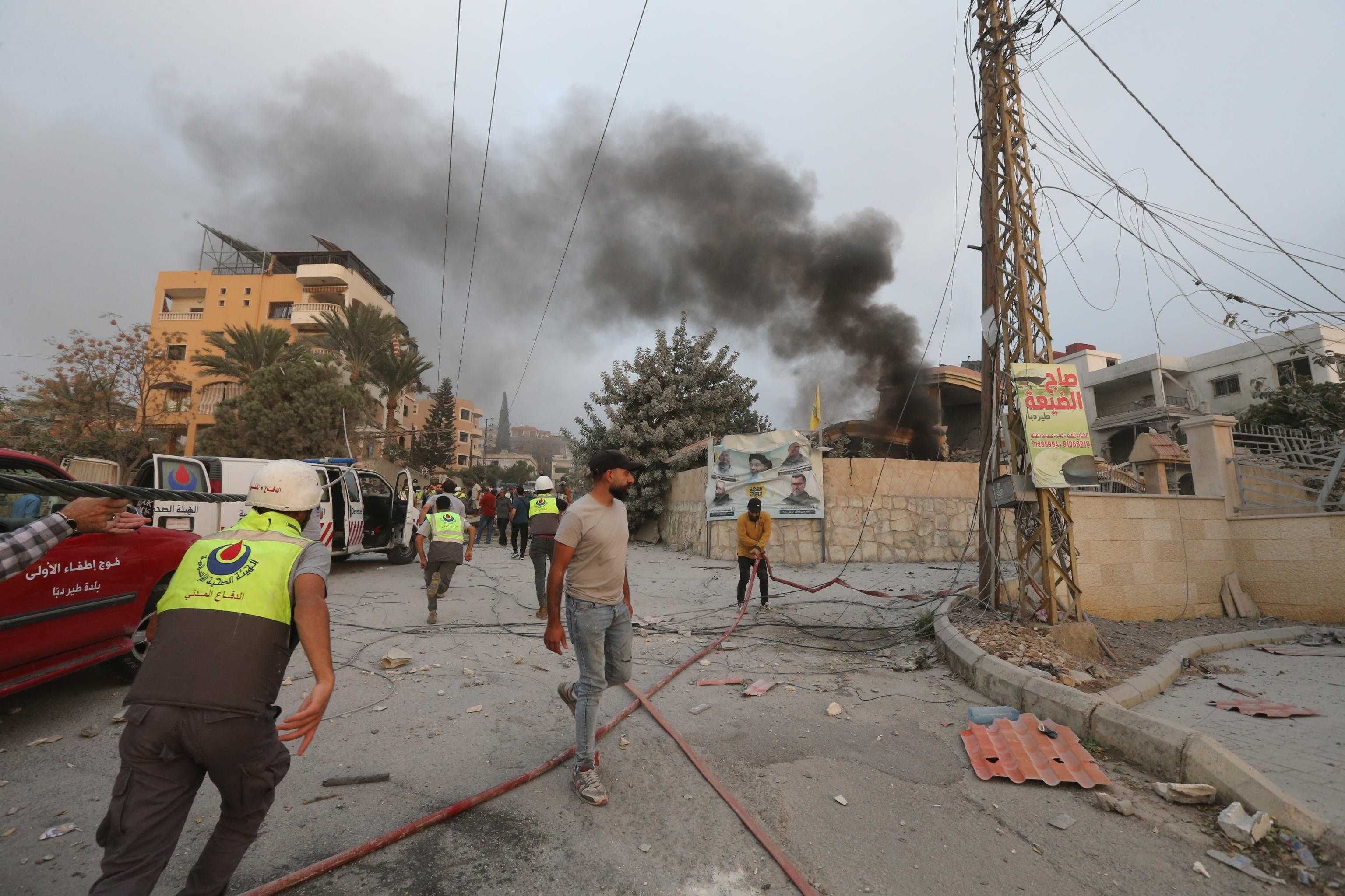 Israele bombarda di nuovo il Libano. Abu Mazen al Papa: «Ora i due Stati»
