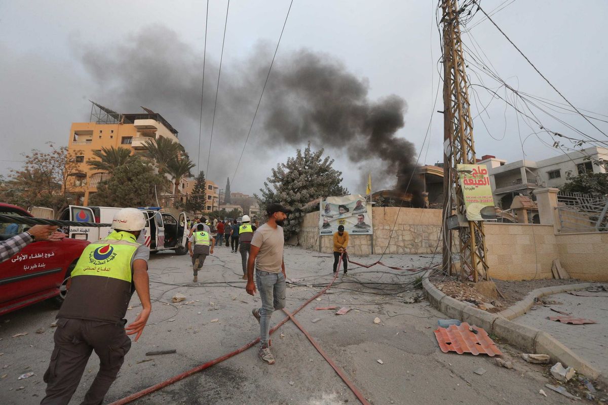 Israele bombarda di nuovo il Libano. Abu Mazen al Papa: «Ora i due Stati»