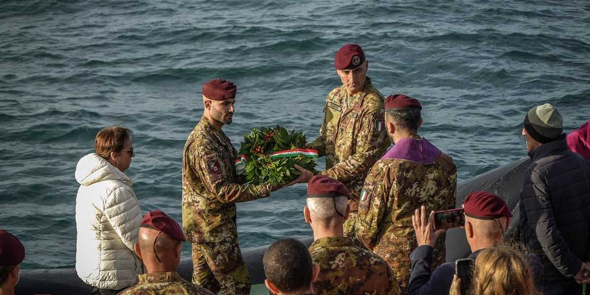 La «tragedia della Meloria» commemorata dai parà della «Folgore» La «tragedia della Meloria» commemorata dai parà della «Folgore»
