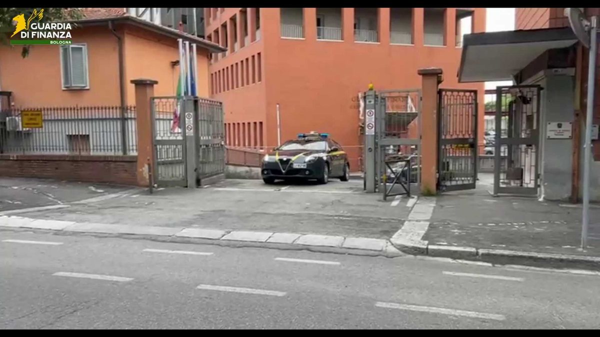 Fotovoltaico: maxitruffa da 80 milioni scoperta dalla GdF e dalla Polizia