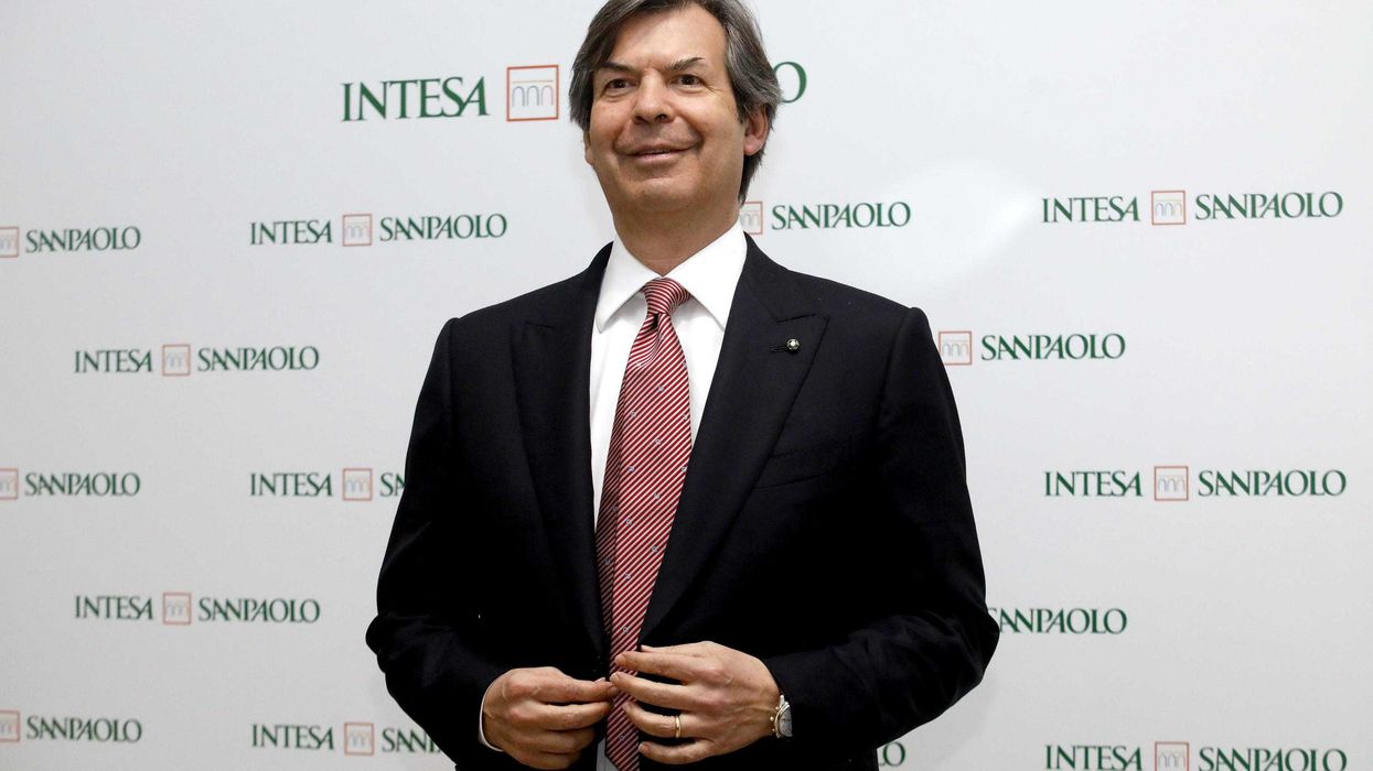 Intesa mette a segno profitti da record. Messina rassicura: tassa banche gestibile